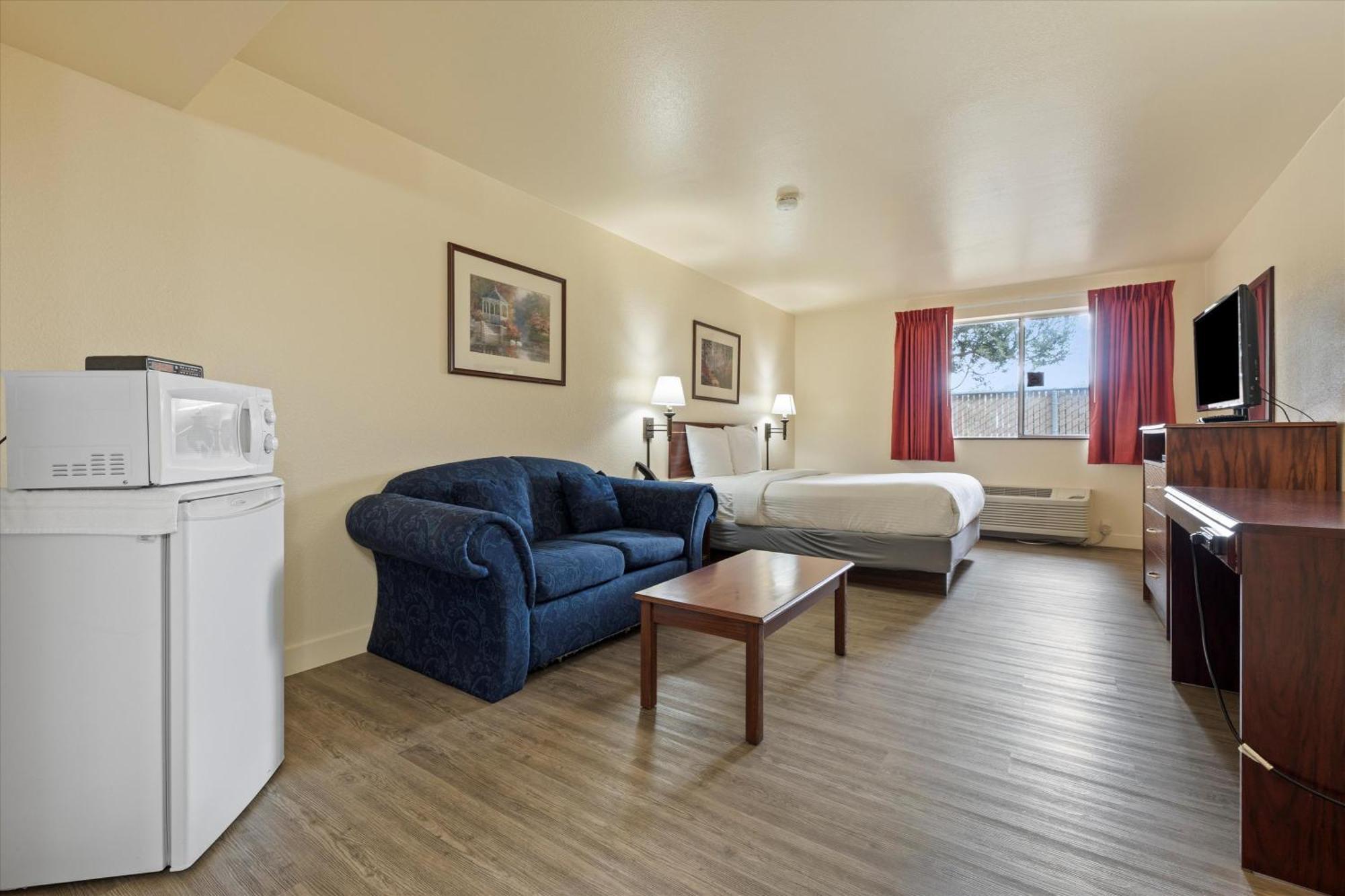 Quincy Inn And Suites Exteriér fotografie