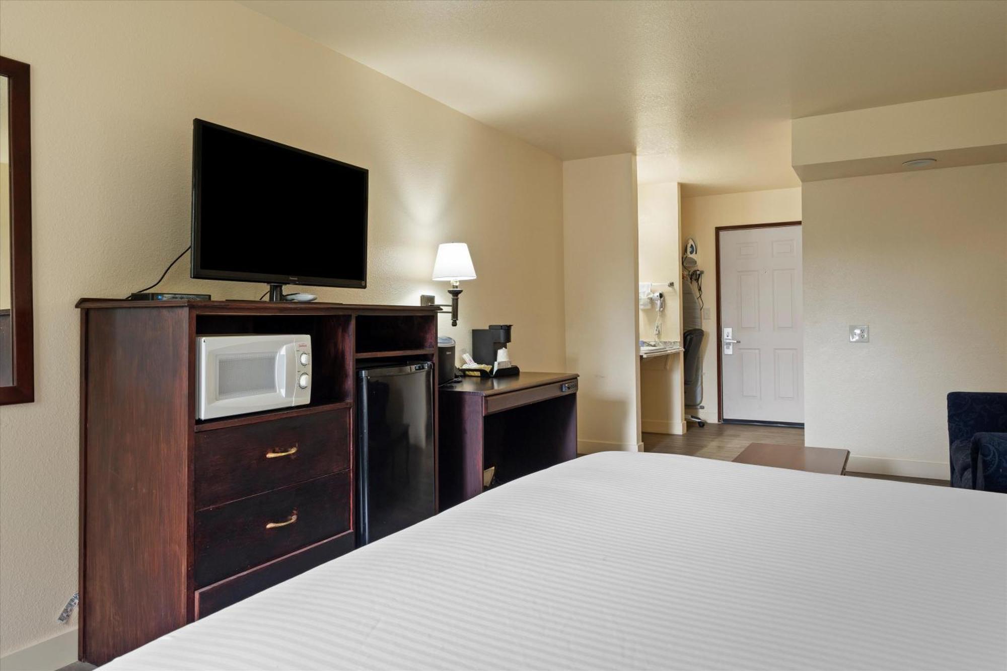 Quincy Inn And Suites Exteriér fotografie