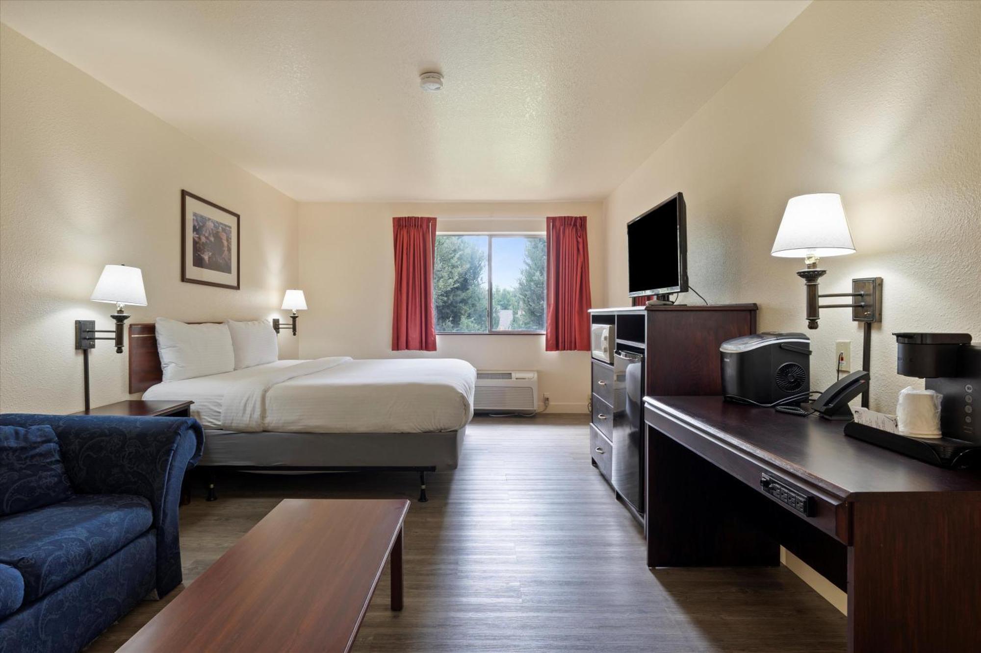 Quincy Inn And Suites Exteriér fotografie