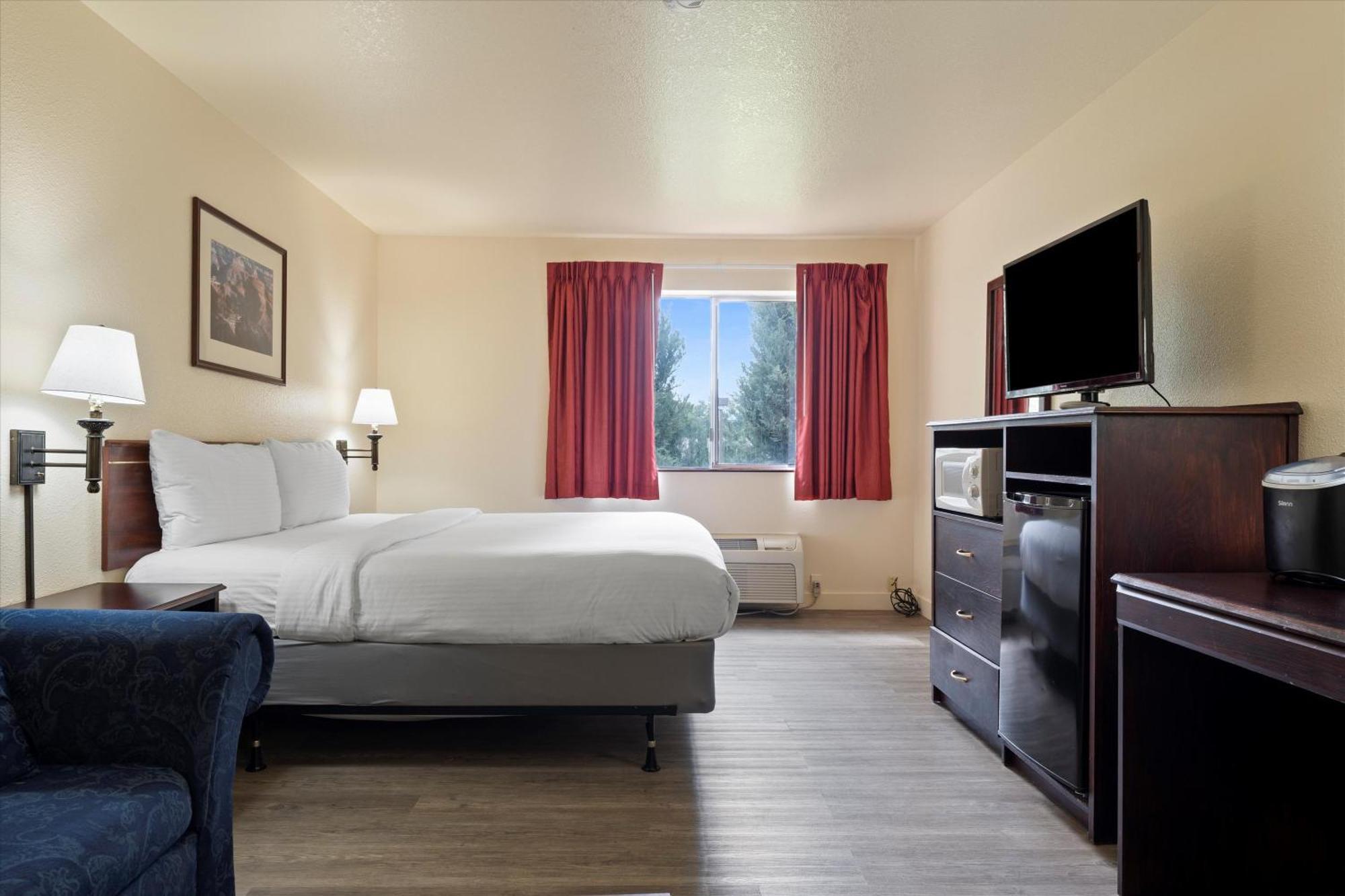 Quincy Inn And Suites Exteriér fotografie