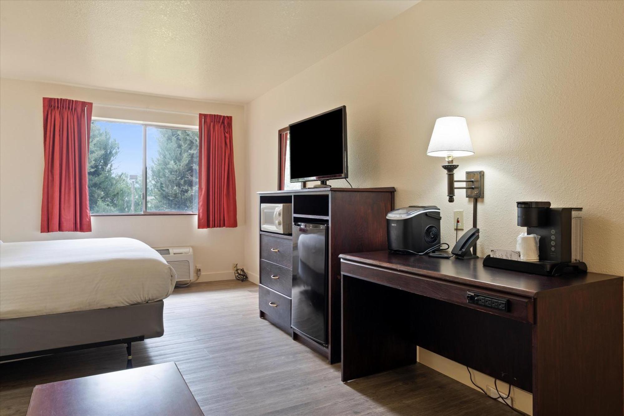 Quincy Inn And Suites Exteriér fotografie