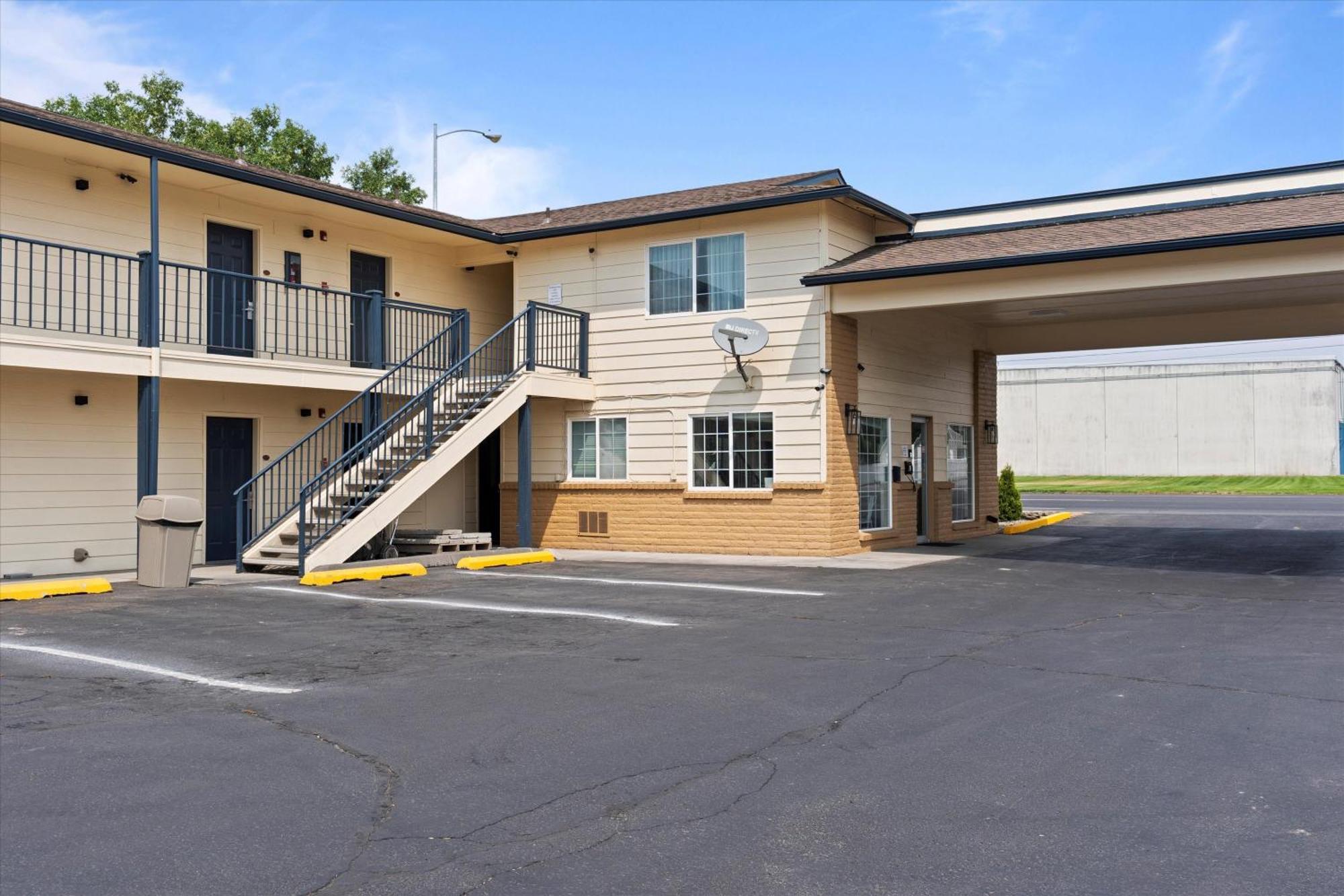 Quincy Inn And Suites Exteriér fotografie