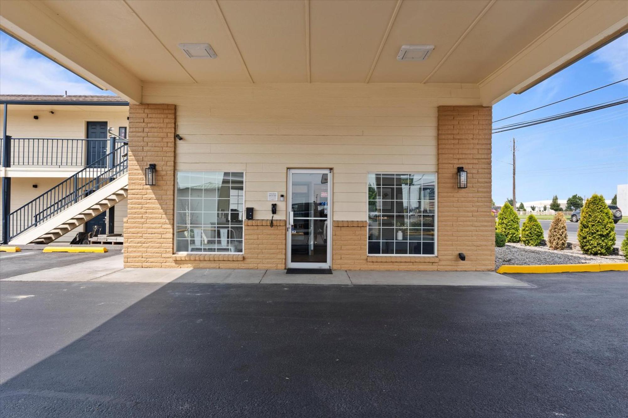 Quincy Inn And Suites Exteriér fotografie