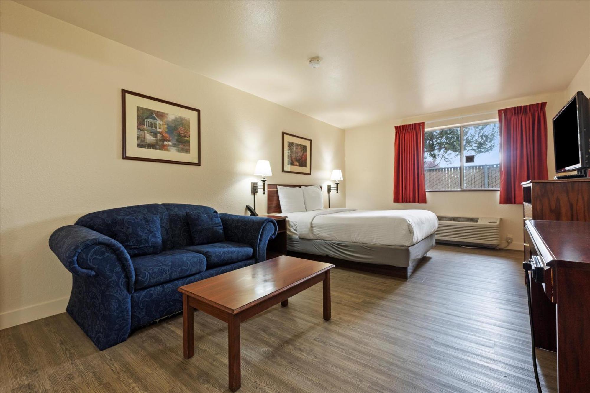 Quincy Inn And Suites Exteriér fotografie