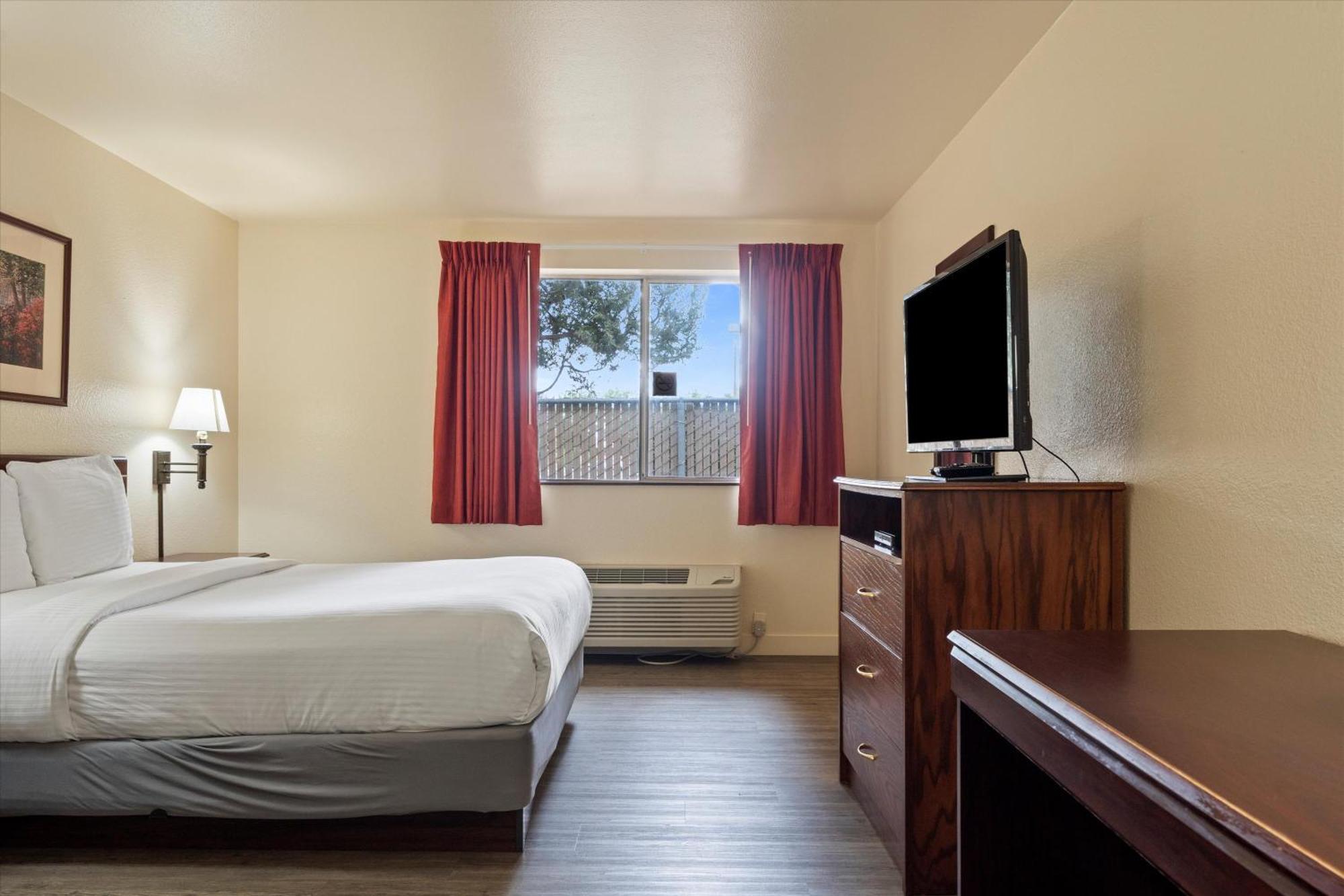 Quincy Inn And Suites Exteriér fotografie