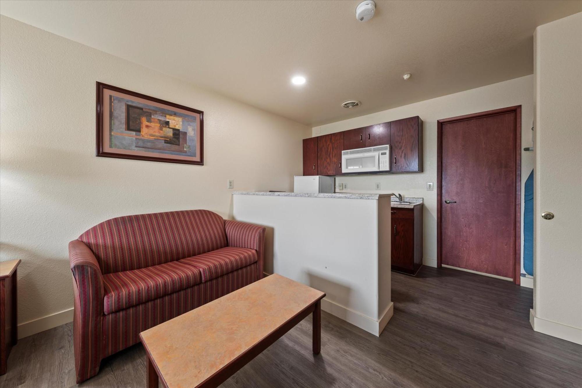Quincy Inn And Suites Exteriér fotografie