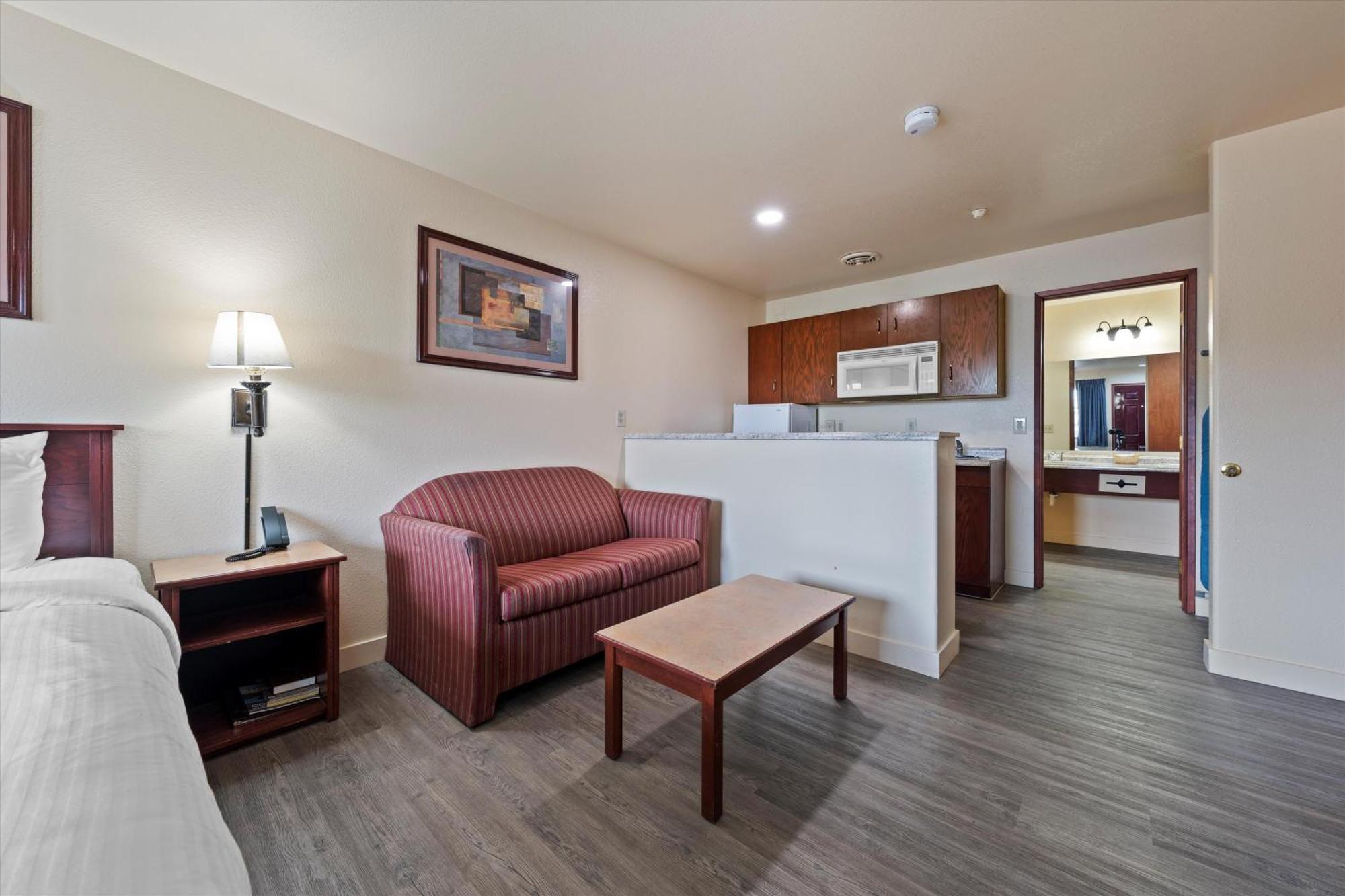 Quincy Inn And Suites Exteriér fotografie