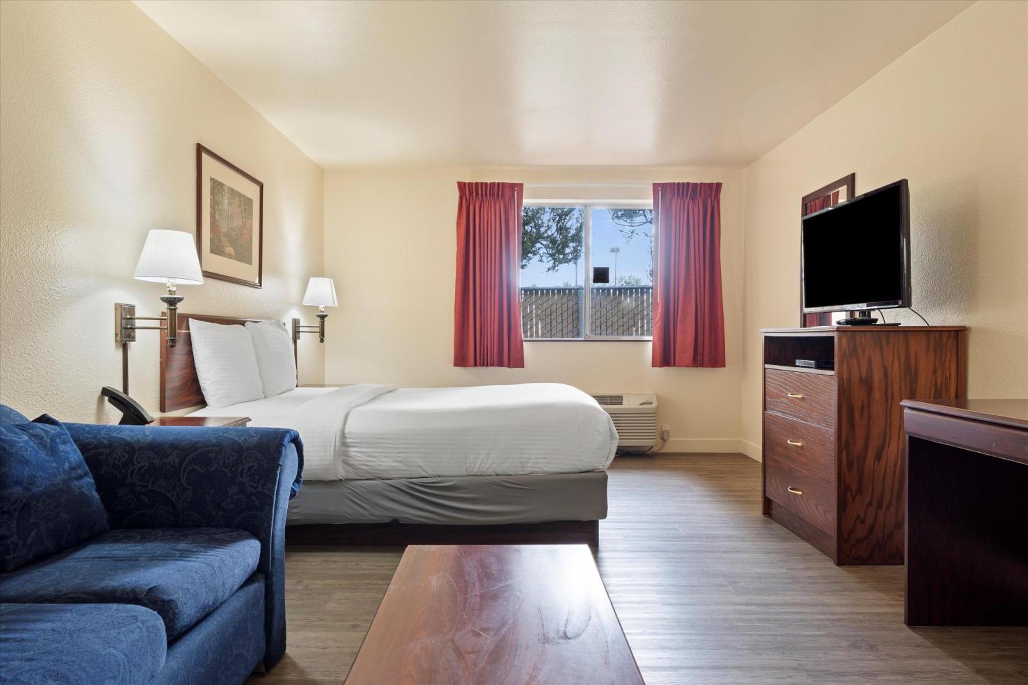 Quincy Inn And Suites Exteriér fotografie