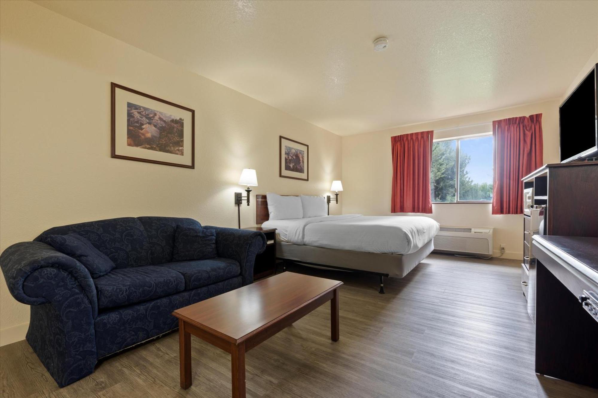 Quincy Inn And Suites Exteriér fotografie