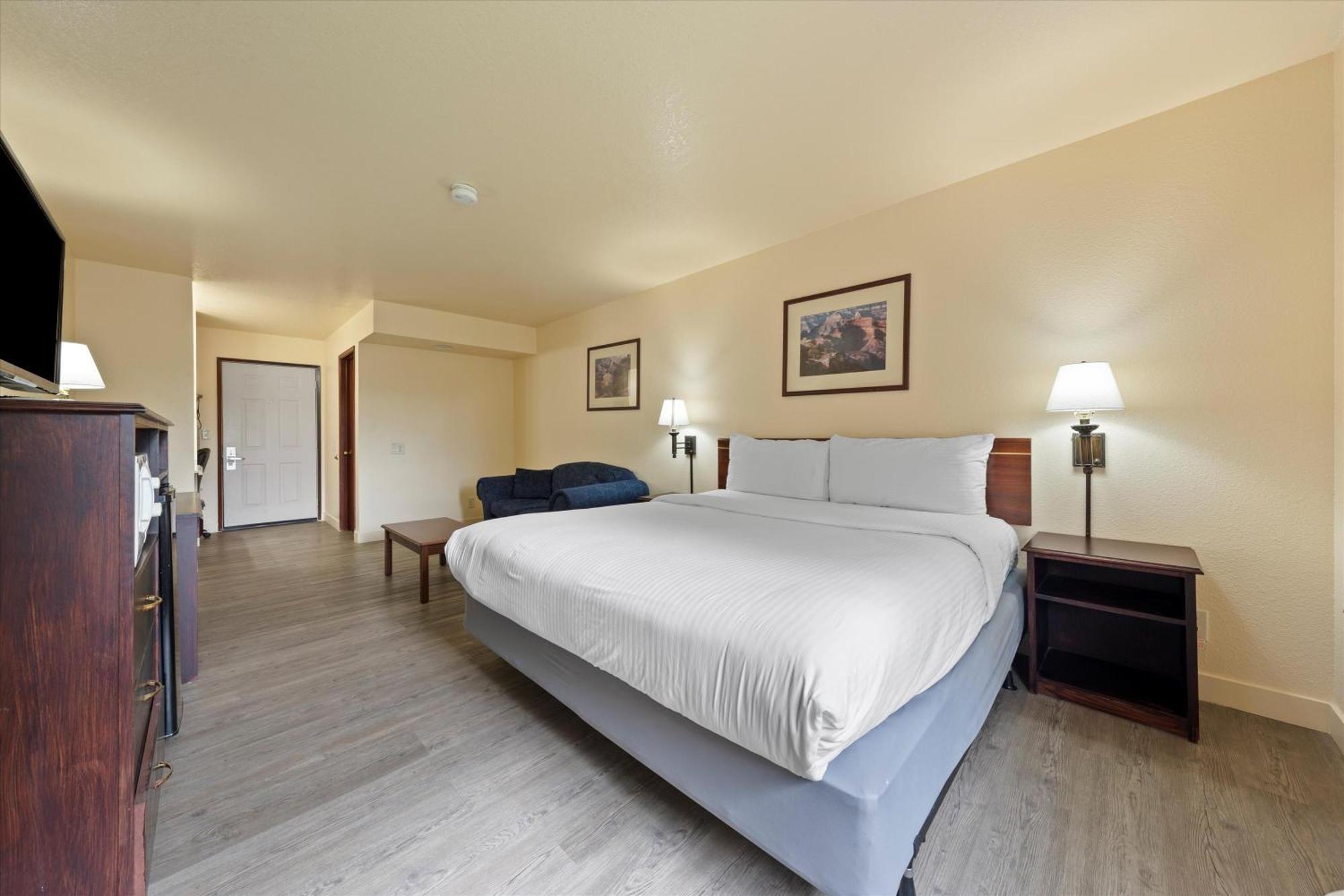 Quincy Inn And Suites Exteriér fotografie