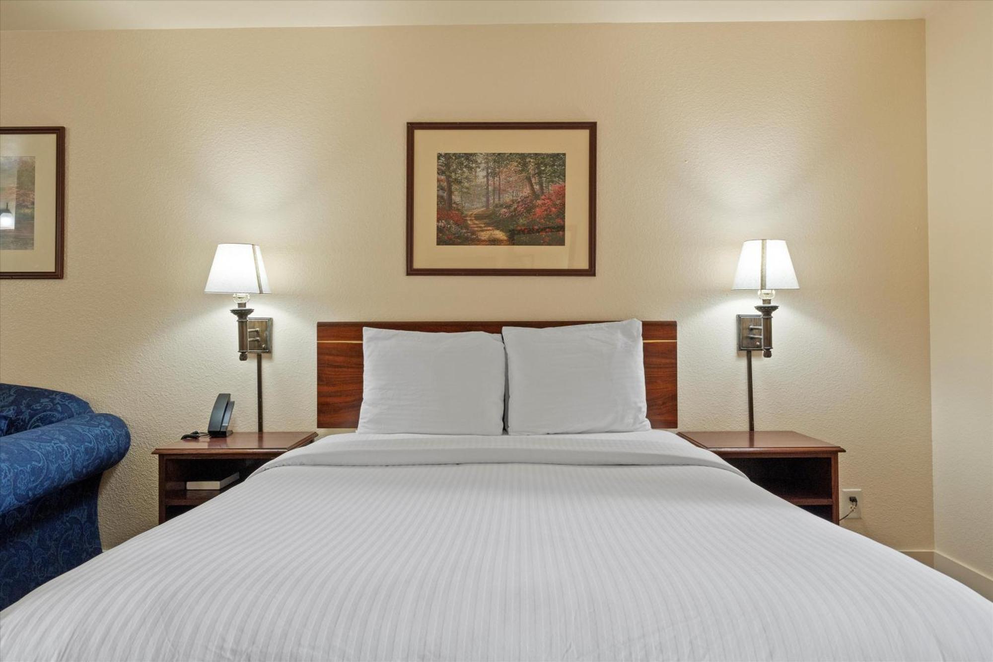 Quincy Inn And Suites Exteriér fotografie